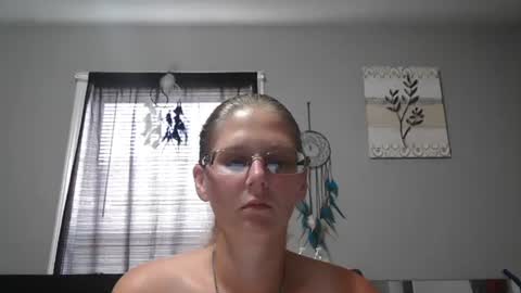 Snapshot of jadeluv chatting on August 1, 2026, 5:45 pm JadeLuv online show from August 1, 2026, 5:45 pm