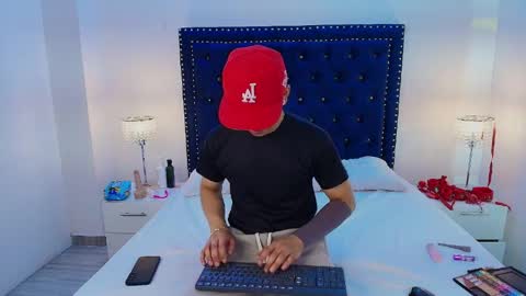 Snapshot of jaden_and_sofia chatting on May 9, 2026, 3:23 am Jaden and Sofia online show from May 9, 2026, 3:23 am