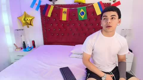 Snapshot of jaden_and_sofia chatting on June 19, 2026, 3:33 am Jaden and Sofia online show from June 19, 2026, 3:33 am