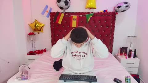 Snapshot of jaden_and_sofia chatting on July 8, 2026, 2:38 am Jaden and Sofia online show from July 8, 2026, 2:38 am