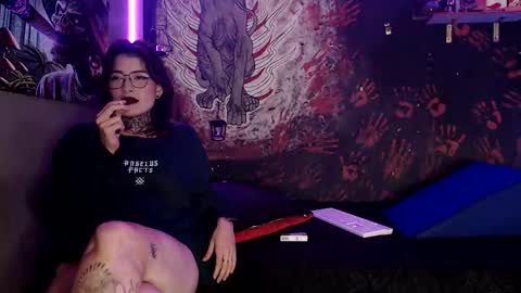Snapshot of jadepoarch chatting on April 21, 2026, 4:52 am Alex and Venus online show from April 21, 2026, 4:52 am