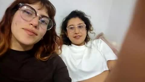 jades568224 online show from February 17, 2026, 4:53 am