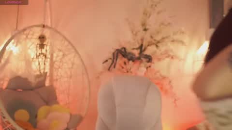 Jade Summer online show from October 6, 2025, 11:40 am