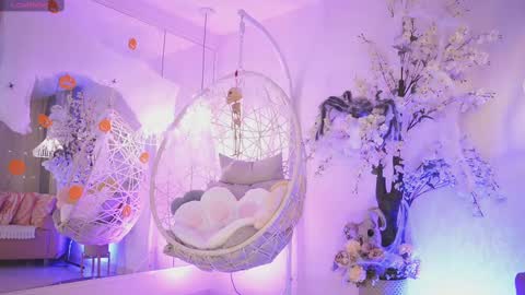 Jade Summer online show from October 8, 2025, 11:30 am