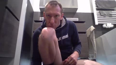 jak_81 online show from December 11, 2024, 7:09 am