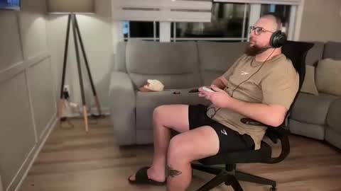 Snapshot of jake0333 chatting on November 2, 2025, 12:13 am Jake online show from November 2, 2025, 12:13 am