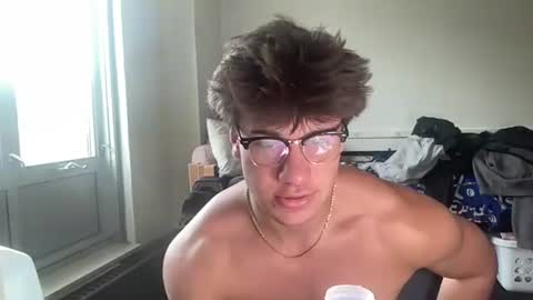 jake_brick online show from May 6, 2026, 6:13 pm