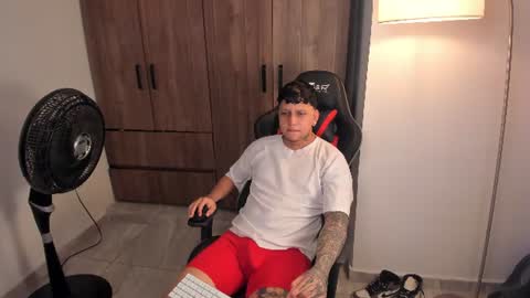 Snapshot of jake_pons chatting on June 15, 2026, 9:44 am Jake Pons online show from June 15, 2026, 9:44 am