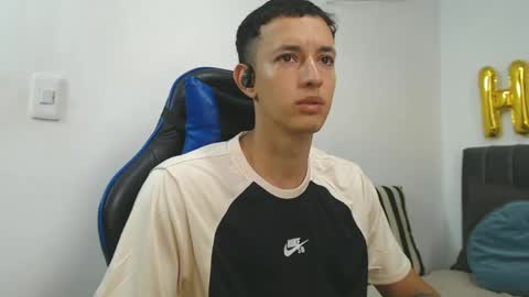 Snapshot of jake_shadow14 chatting on May 25, 2026, 9:43 pm Hi guys im new 3 online show from May 25, 2026, 9:43 pm