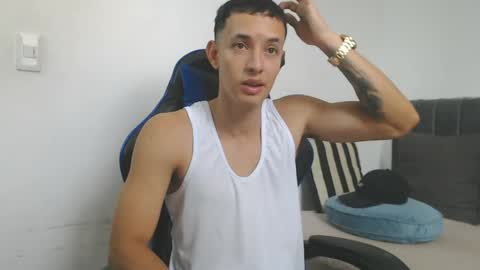 Snapshot of jake_shadow14 chatting on June 5, 2026, 6:24 pm Hi guys im new 3 online show from June 5, 2026, 6:24 pm