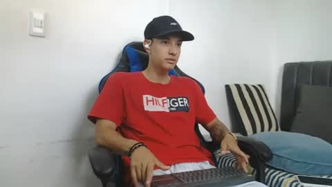 Snapshot of jake_shadow14 chatting on July 16, 2026, 6:14 pm Hi guys im new 3 online show from July 16, 2026, 6:14 pm