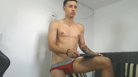 Snapshot of jake_shadow14 chatting on July 29, 2026, 9:35 pm Hi guys im new 3 online show from July 29, 2026, 9:35 pm