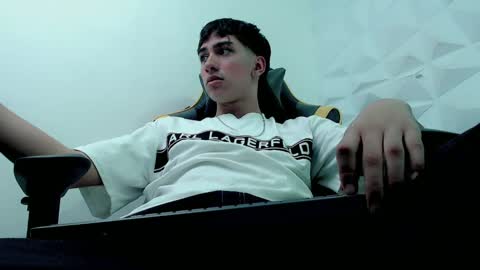 Snapshot of jake_tripp chatting on December 9, 2024, 3:40 am jake_tripp online show from December 9, 2024, 3:40 am