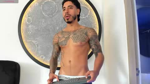 Snapshot of jakee_brown chatting on November 14, 2025, 7:01 pm Santiago online show from November 14, 2025, 7:01 pm