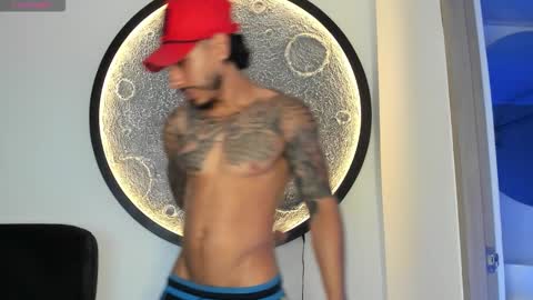 Snapshot of jakee_brown chatting on November 16, 2025, 1:22 am Santiago online show from November 16, 2025, 1:22 am