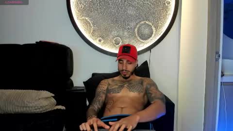Snapshot of jakee_brown chatting on November 24, 2025, 10:53 pm Santiago online show from November 24, 2025, 10:53 pm
