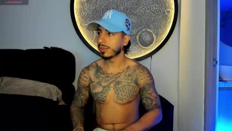 Snapshot of jakee_brown chatting on November 25, 2025, 10:43 pm Santiago online show from November 25, 2025, 10:43 pm