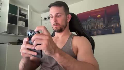 Snapshot of jakubstefano chatting on May 16, 2026, 3:33 pm Muscle beast P online show from May 16, 2026, 3:33 pm