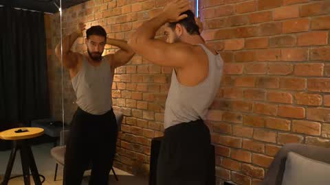 Snapshot of james_axel chatting on November 2, 2025, 2:30 pm James Axel online show from November 2, 2025, 2:30 pm