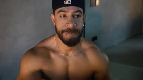 Snapshot of james_axel chatting on November 5, 2025, 1:33 pm James Axel online show from November 5, 2025, 1:33 pm