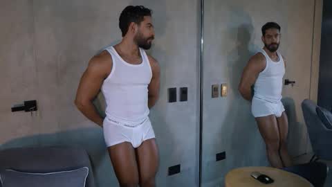 Snapshot of james_axel chatting on November 9, 2025, 2:48 pm James Axel online show from November 9, 2025, 2:48 pm