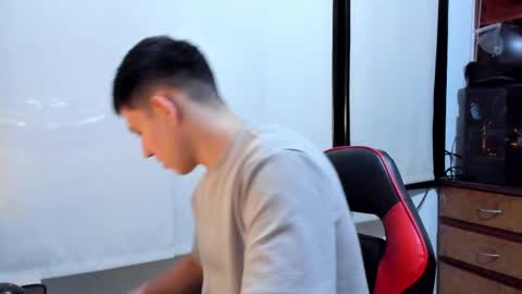 james_cr online show from February 18, 2025, 9:31 pm