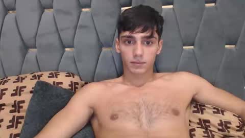 Snapshot of james_qss8 chatting on September 17, 2025, 12:07 pm James online show from September 17, 2025, 12:07 pm