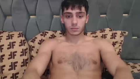 Snapshot of james_qss8 chatting on November 12, 2025, 12:49 pm James online show from November 12, 2025, 12:49 pm