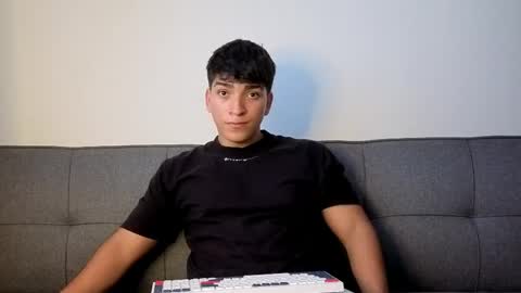 james_silva1 online show from April 19, 2026, 9:50 pm