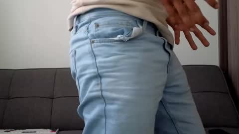 james_silva1 online show from April 20, 2026, 4:21 pm