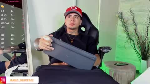 Snapshot of jamesdekker chatting on September 8, 2025, 8:41 pm jamesdekker online show from September 8, 2025, 8:41 pm