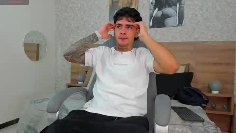 Snapshot of jamesdekker chatting on October 12, 2025, 1:32 pm jamesdekker online show from October 12, 2025, 1:32 pm