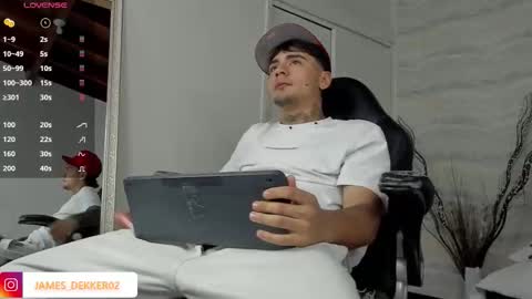 Snapshot of jamesdekker chatting on October 20, 2025, 9:04 pm jamesdekker online show from October 20, 2025, 9:04 pm