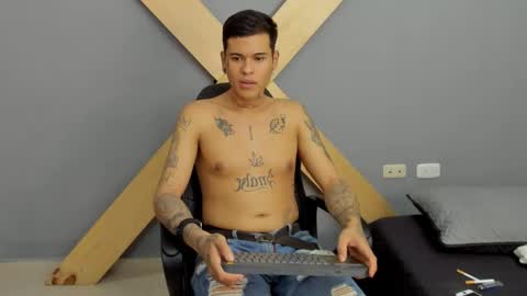 Snapshot of jamesinked_ chatting on December 14, 2024, 8:18 pm Jamesinked online show from December 14, 2024, 8:18 pm