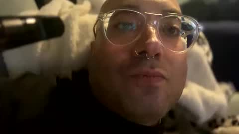 jamie19905 online show from October 22, 2025, 2:01 am