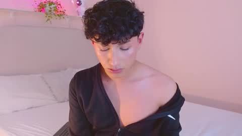 Snapshot of jamieash chatting on November 25, 2025, 1:27 am Jamie femboy online show from November 25, 2025, 1:27 am