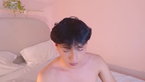 Snapshot of jamieash chatting on December 4, 2025, 10:18 pm Jamie femboy online show from December 4, 2025, 10:18 pm