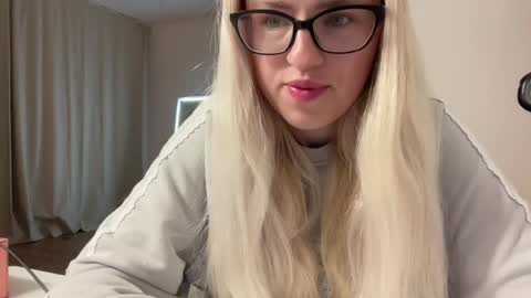 Nicole  online show from June 6, 2026, 9:30 pm
