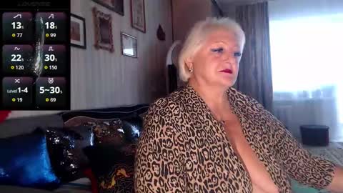 Snapshot of jane_beech chatting on October 9, 2025, 10:46 am JaneBeech online show from October 9, 2025, 10:46 am