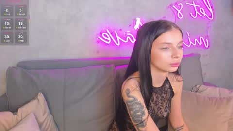 Snapshot of jane_johnston chatting on December 14, 2025, 9:03 am Eva online show from December 14, 2025, 9:03 am