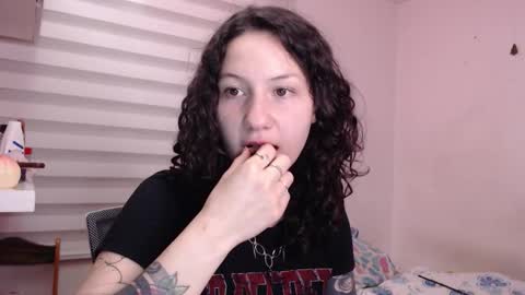 Snapshot of jane_r chatting on September 29, 2025, 7:13 am Jane online show from September 29, 2025, 7:13 am