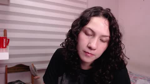 Snapshot of jane_r chatting on September 30, 2025, 1:32 am Jane online show from September 30, 2025, 1:32 am