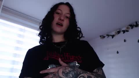 Snapshot of jane_r chatting on October 8, 2025, 10:07 pm Jane online show from October 8, 2025, 10:07 pm