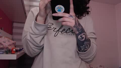 Snapshot of jane_r chatting on October 11, 2025, 2:44 am Jane online show from October 11, 2025, 2:44 am