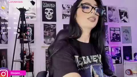 Jennifer online show from July 8, 2026, 9:19 pm