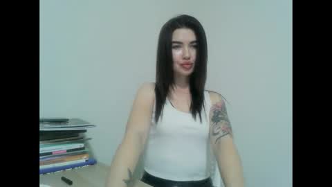 janeessa online show from April 17, 2026, 10:46 pm