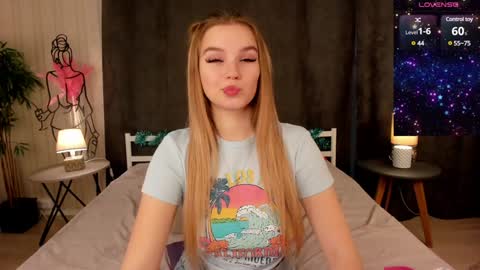 Day Alice Night Stella online show from December 19, 2024, 6:12 am