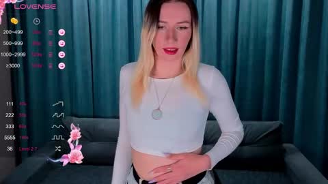 Anna online show from April 28, 2026, 3:06 pm