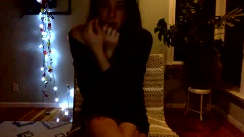 janicepepper online show from December 15, 2024, 9:35 am