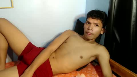 janlloyd04 online show from May 11, 2026, 9:04 am